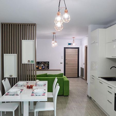 Vibe Apartment- Spa N Pools Beach Resort Năvodari Kültér fotó