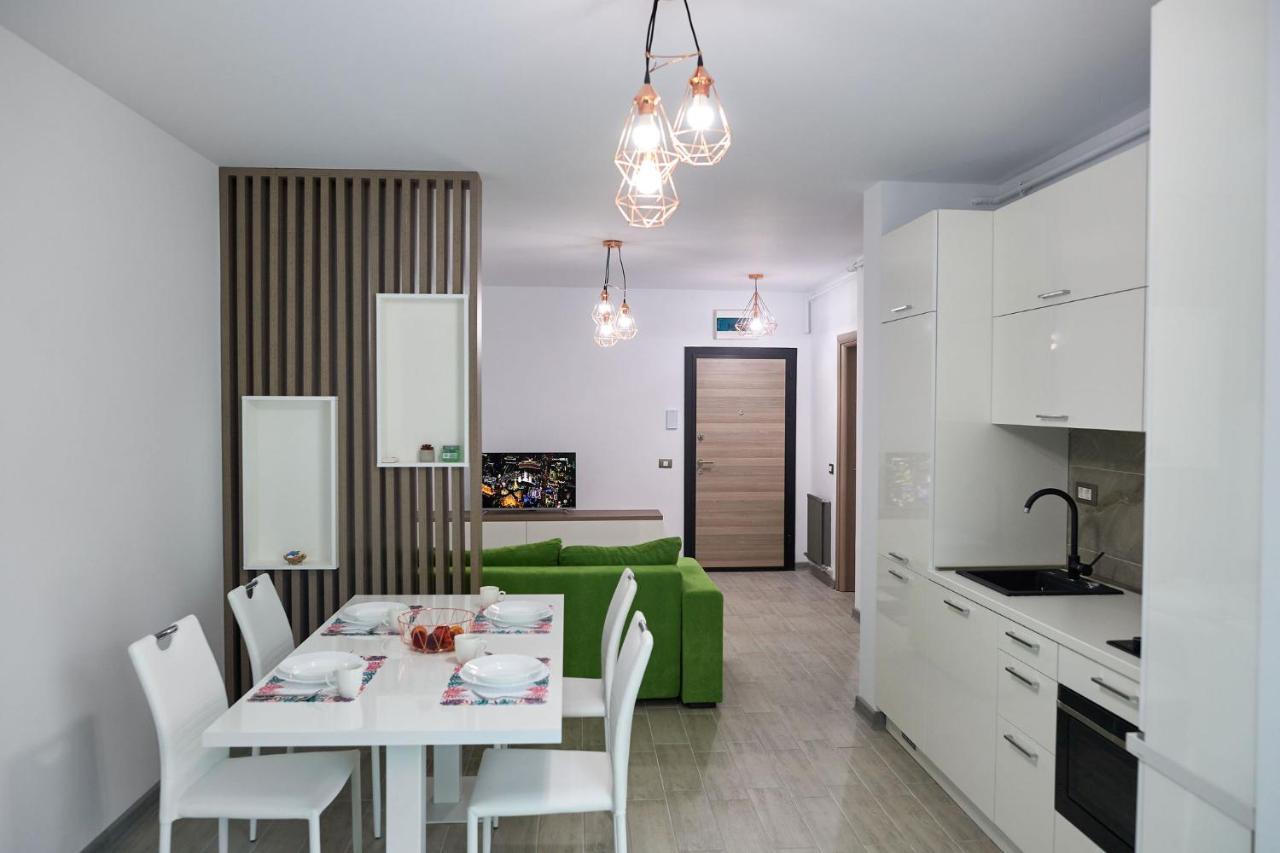 Vibe Apartment- Spa N Pools Beach Resort Năvodari Kültér fotó